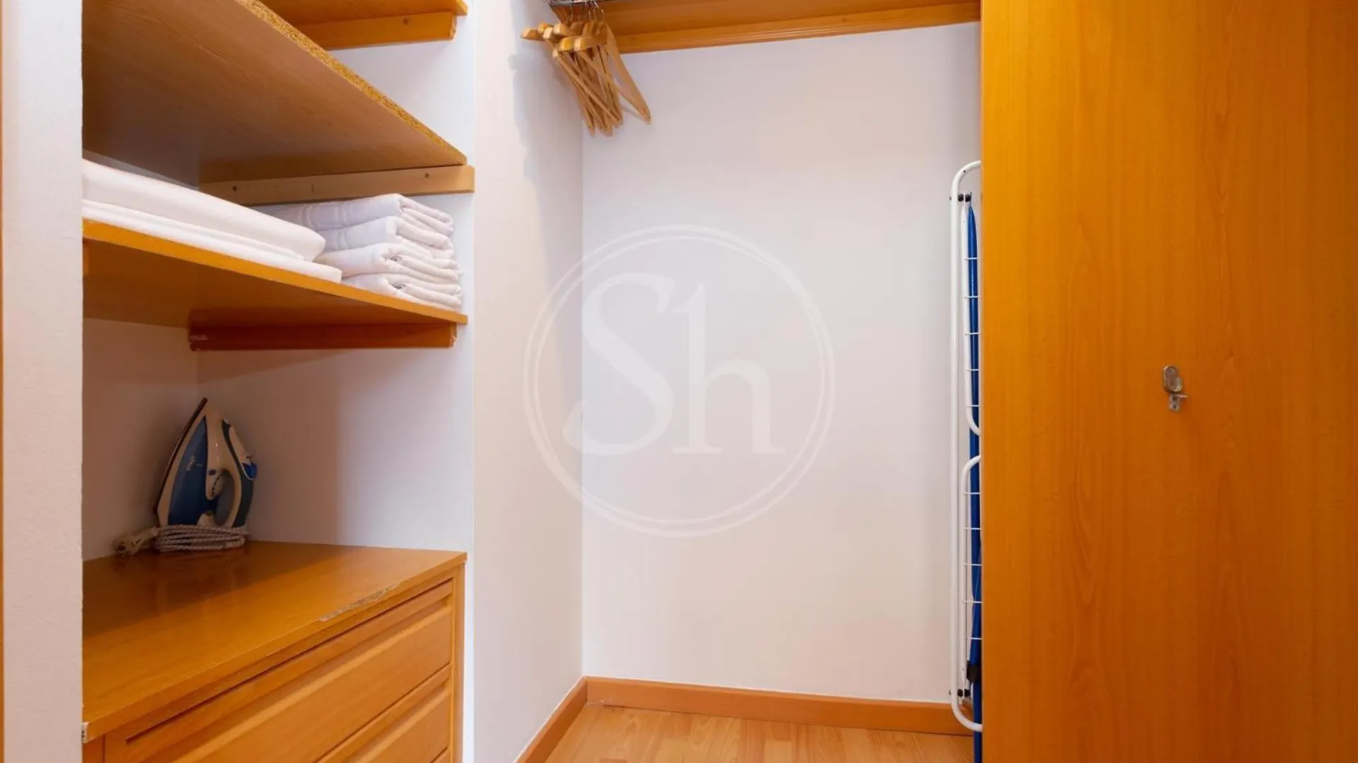 Cosy Apartment Next To Sagrada Familia V برشلونة